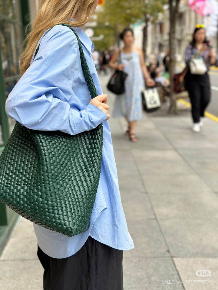 Chic Woven Tote Bag - Multiple Colors Available!