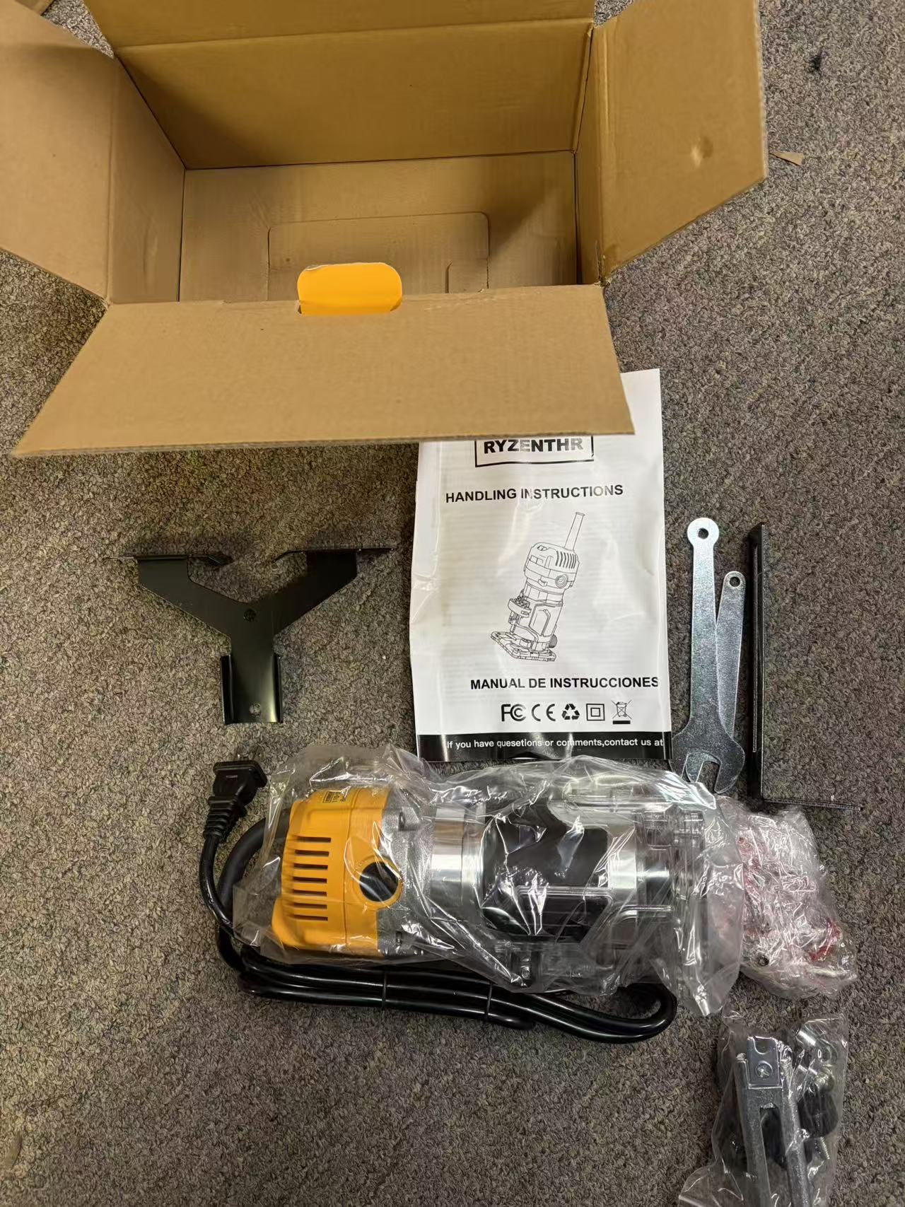 650W Wood Router, Variable Speed, 15pcs Milling Cutter, Transparent Base, Comfortable Grip for Woodworking