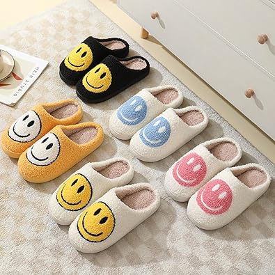 Smile Face Slippers for Women Men Happy Face Slippers Retro Soft Plush Warm Slip-On Slippers Cozy Indoor Outdoor Slippers
