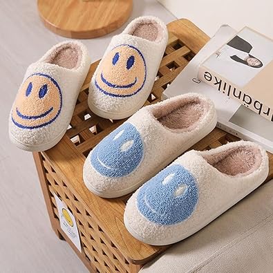 Smile Face Slippers for Women Men Happy Face Slippers Retro Soft Plush Warm Slip-On Slippers Cozy Indoor Outdoor Slippers