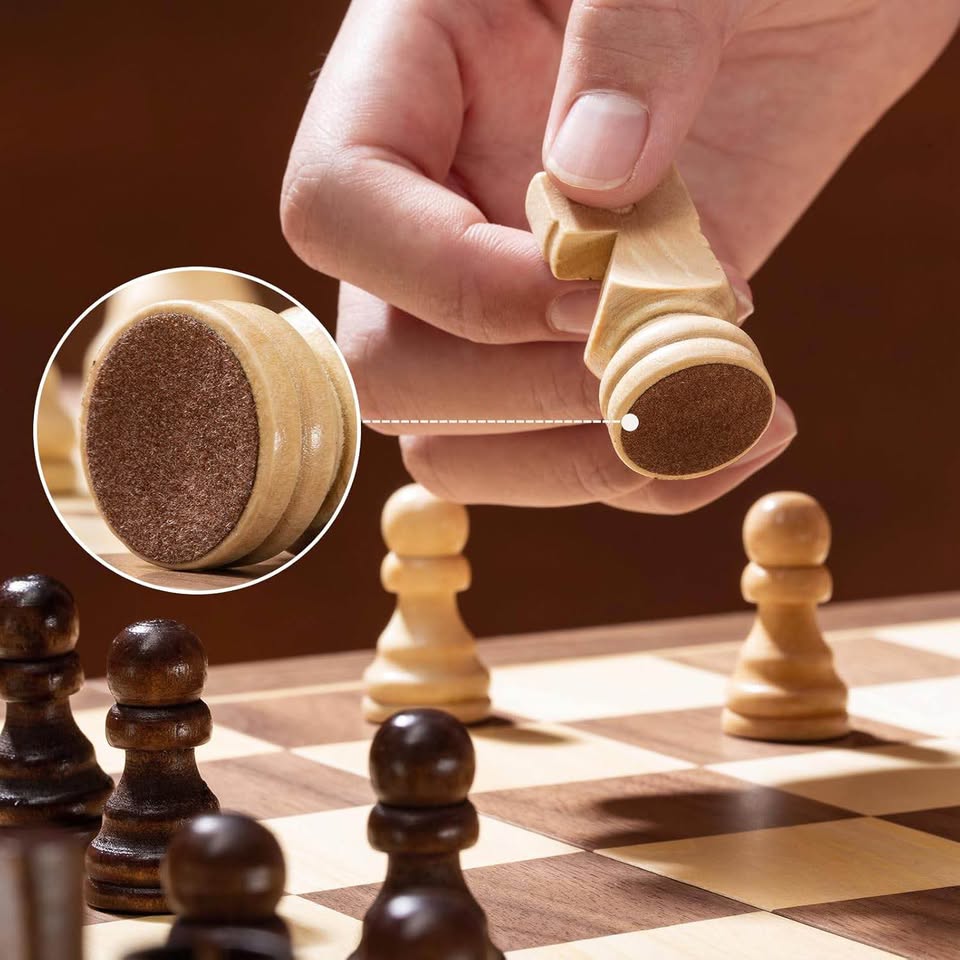 ASNEY 15" Wooden Magnetic Chess Set w/ Storage & Extra Queens