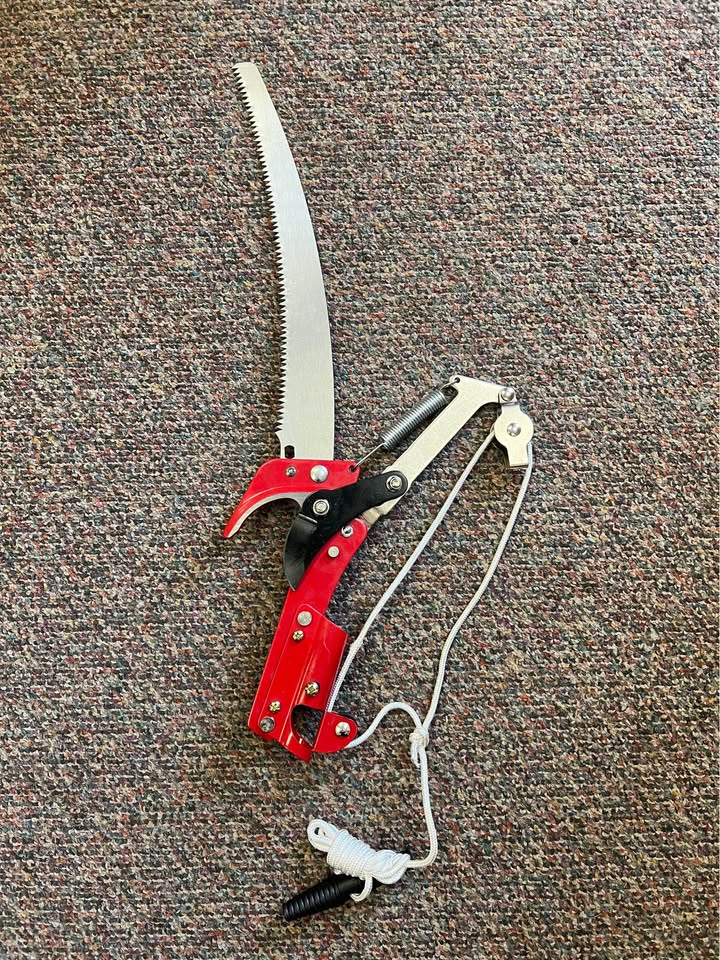 High Branch Tree Pruner with Saw Blade and Clipper
