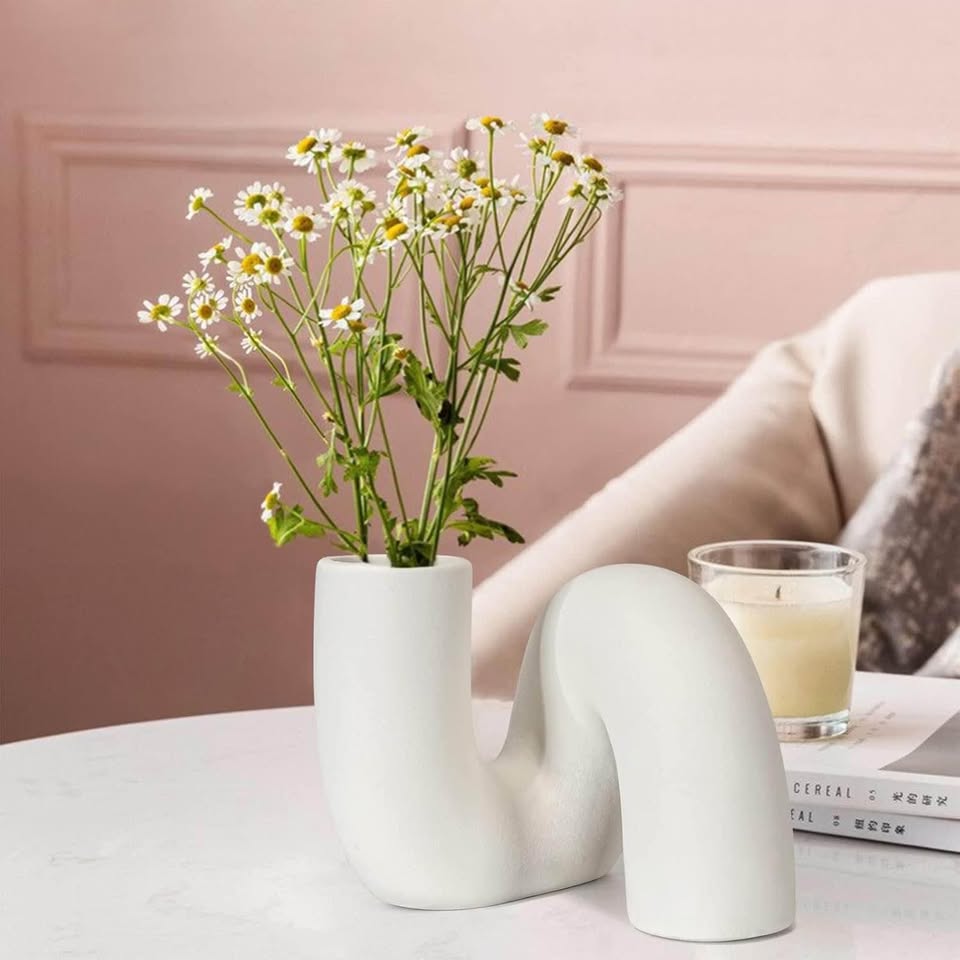 White Ceramic Vase for Home Decor Twist Pipe Shaped Modern Vase for Flowers Cute Boho Nordic Minimal