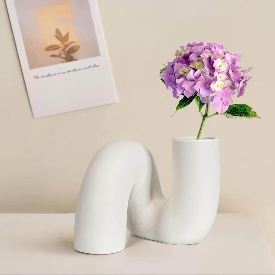 White Ceramic Vase for Home Decor Twist Pipe Shaped Modern Vase for Flowers Cute Boho Nordic Minimal