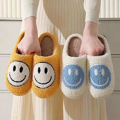 Smile Face Slippers for Women Men Happy Face Slippers Retro Soft Plush Warm Slip-On Slippers Cozy Indoor Outdoor Slippers